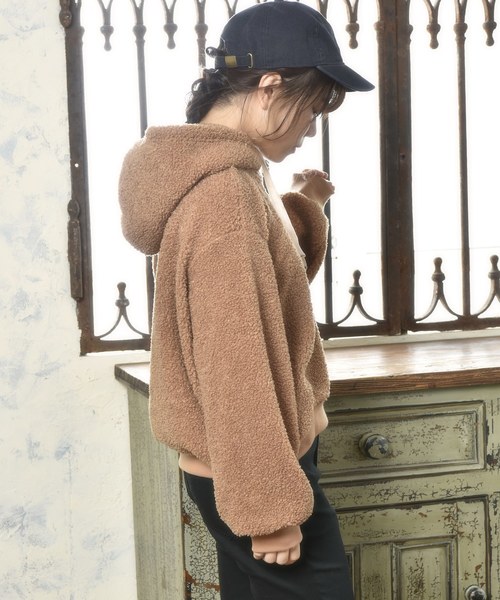 OLIVE des OLIVE（オリーブデオリーブ）の「ボア パーカー（パーカー・レディース・オフホワイト/キャメル/グレイッシュベージュ・FREE）」の20枚目の写真