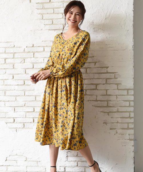 Luz Llena(ラズレナ)の「花柄プリントバックリボンワンピース(ワンピース・レディース・パープル/アイボリー/イエロー・MEDIUM)」の3枚目の写真
