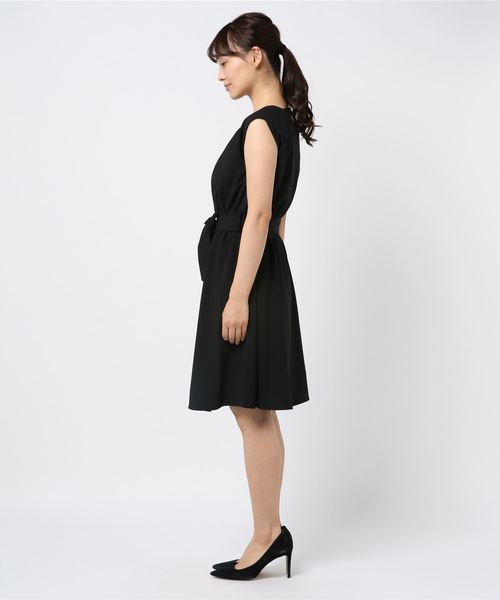 ASTORIA ODIER（アストリアオディール）の「ウエストゴムⅤネック ワンピース（ワンピース・レディース・ブラック/ラベンダー/ライトグレー/マスタード/ネイビー/グリーン・MEDIUM）」の8枚目の写真