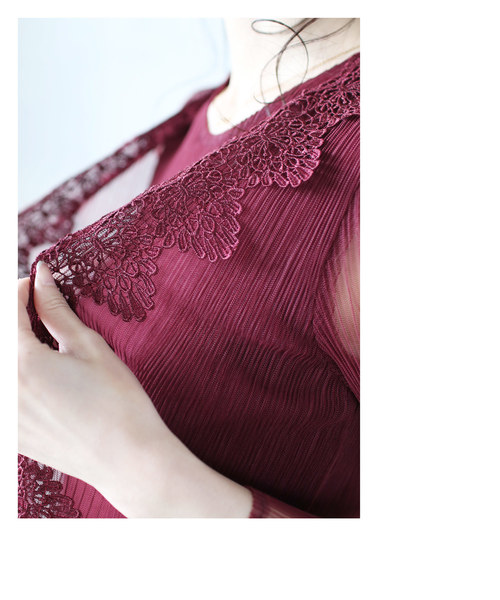 cawaii（カワイイ）の「動く度揺らめく美レース。アコーディオンプリーツワンピース（ワンピース・レディース・レッド・FREE）」の8枚目の写真