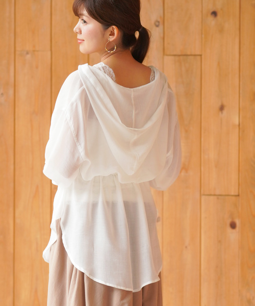 rps(アールピーエス)の「エステルガーゼフード付きブラウス(シャツ/ブラウス・レディース・ベージュ/ネイビー/オフホワイト・M)」の1枚目の写真