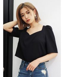タックショルダートップ