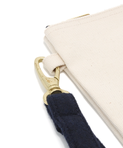 BEAMS BOY（ビームスボーイ）の「WINTER HEAVEN / シニール ジップクラッチ（クラッチバッグ・レディース・ネイビー/その他1・ONE SIZE）」の7枚目の写真