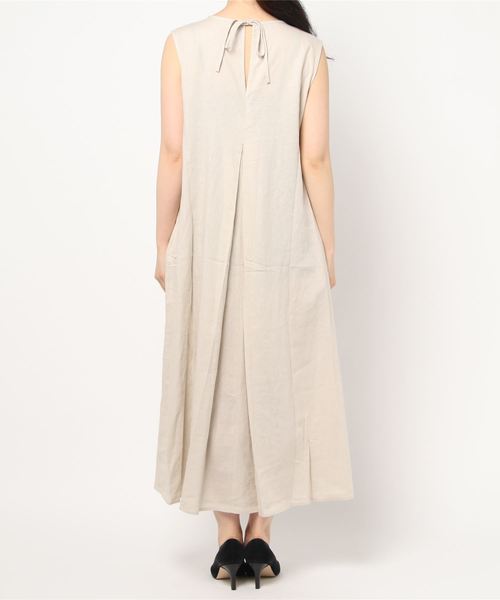 LOWRYS FARM（ローリーズファーム）の「LRバックリボンワンピノースリーブ 890375（ワンピース・レディース・アイボリー/ブラック/オレンジ・FREE）」の4枚目の写真