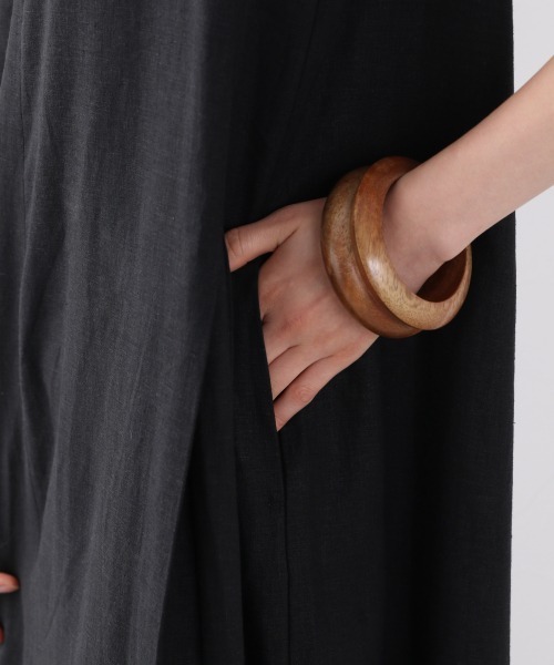 LOWRYS FARM（ローリーズファーム）の「LRバックリボンワンピノースリーブ 890375（ワンピース・レディース・アイボリー/ブラック/オレンジ・FREE）」の11枚目の写真