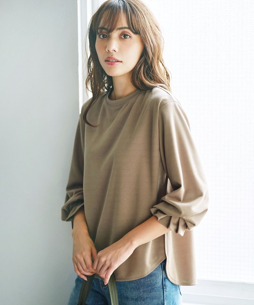 GeeRA(ジーラ)の「袖タックカットソートップス(Tシャツ/カットソー・レディース・モカ/ブラック/アイボリー・SMALL/LARGE/XX-LARGE/MEDIUM/X-LARGE)」の3枚目の写真