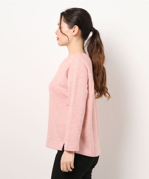 BELLUNA(ベルーナ)の「起毛素材スリットデザインプルオーバー(Tシャツ/カットソー・レディース・杢グレー/セージグリーン/モカ/コーラル/ピンク・X-LARGE/LARGE/MEDIUM)」の7枚目の写真