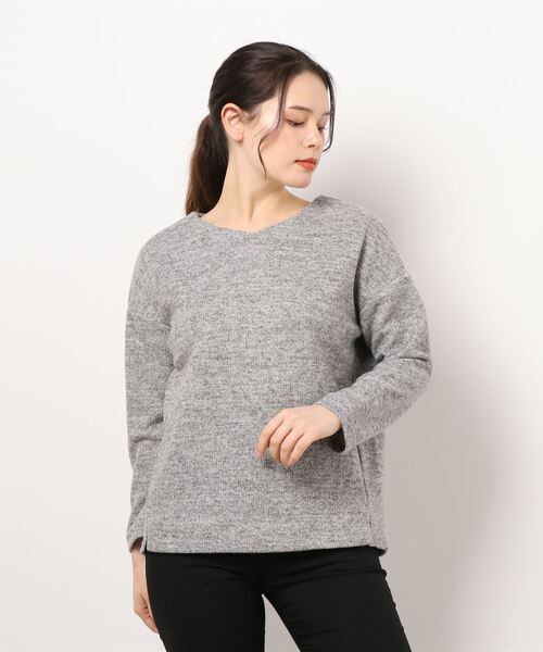 BELLUNA(ベルーナ)の「起毛素材スリットデザインプルオーバー(Tシャツ/カットソー・レディース・杢グレー/セージグリーン/モカ/コーラル/ピンク・X-LARGE/LARGE/MEDIUM)」の9枚目の写真