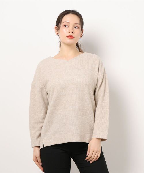 BELLUNA(ベルーナ)の「起毛素材スリットデザインプルオーバー(Tシャツ/カットソー・レディース・杢グレー/セージグリーン/モカ/コーラル/ピンク・X-LARGE/LARGE/MEDIUM)」の10枚目の写真