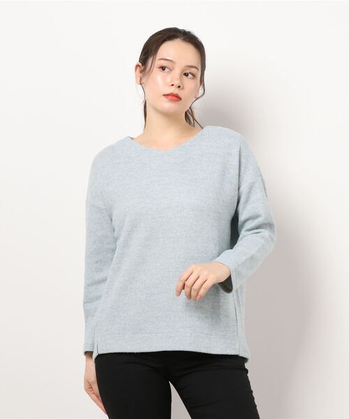 BELLUNA(ベルーナ)の「起毛素材スリットデザインプルオーバー(Tシャツ/カットソー・レディース・杢グレー/セージグリーン/モカ/コーラル/ピンク・X-LARGE/LARGE/MEDIUM)」の11枚目の写真