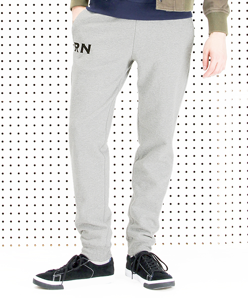 R.NEWBOLD（アールニューボールド）の「ONE POINT SWEAT PANTS/245396（その他パンツ・メンズ・グレー/ネイビー・MEDIUM/LARGE/SMALL/X-LARGE）」の2枚目の写真