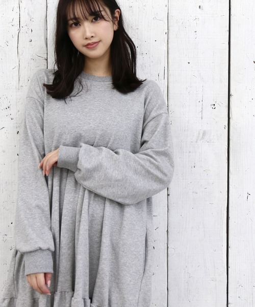 Roomy's（ルーミーズ）の「ティアードスウェットワンピース（ワンピース・レディース・グレー/ブラック/ブルー・FREE）」の5枚目の写真