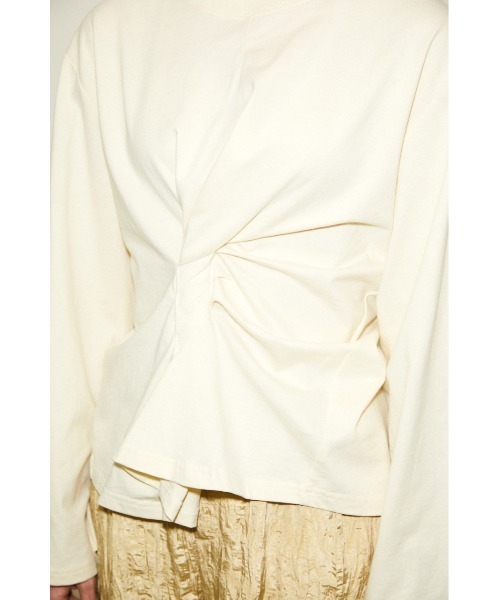 THROW by SLY(スローバイスライ)の「THROW TWIST DRAPE TOPS ツイスト ドレープ トップス(Tシャツ/カットソー・レディース・ブラック/オフホワイト・FREE)」の8枚目の写真