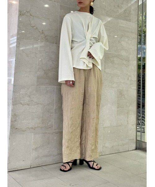 THROW by SLY(スローバイスライ)の「THROW TWIST DRAPE TOPS ツイスト ドレープ トップス(Tシャツ/カットソー・レディース・ブラック/オフホワイト・FREE)」の13枚目の写真