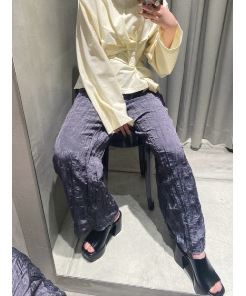 THROW by SLY(スローバイスライ)の「THROW TWIST DRAPE TOPS ツイスト ドレープ トップス(Tシャツ/カットソー・レディース・ブラック/オフホワイト・FREE)」の21枚目の写真