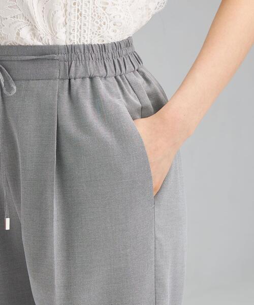 green label relaxing（グリーンレーベルリラクシング）の「CS シャーク ドロスト センタープレス ワイド パンツ <ミディアムグレー・ネイビー>（その他パンツ・レディース・ネイビー/グレー・40/38/36）」の7枚目の写真