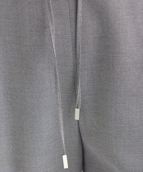 green label relaxing（グリーンレーベルリラクシング）の「CS シャーク ドロスト センタープレス ワイド パンツ <ミディアムグレー・ネイビー>（その他パンツ・レディース・ネイビー/グレー・40/38/36）」の11枚目の写真