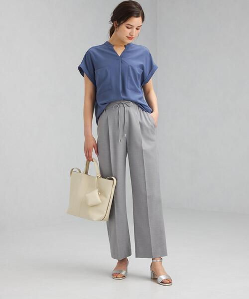 green label relaxing（グリーンレーベルリラクシング）の「CS シャーク ドロスト センタープレス ワイド パンツ <ミディアムグレー・ネイビー>（その他パンツ・レディース・ネイビー/グレー・40/38/36）」の13枚目の写真