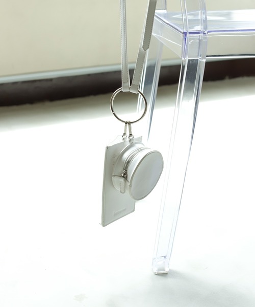 Birthday room(バースデイルーム)の「フェイクレザーキーホルダーマルチポーチ(ショルダーバッグ・レディース・ブラック/ホワイト・FREE)」の3枚目の写真