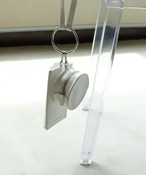 Birthday room(バースデイルーム)の「フェイクレザーキーホルダーマルチポーチ(ショルダーバッグ・レディース・ブラック/ホワイト・FREE)」の5枚目の写真