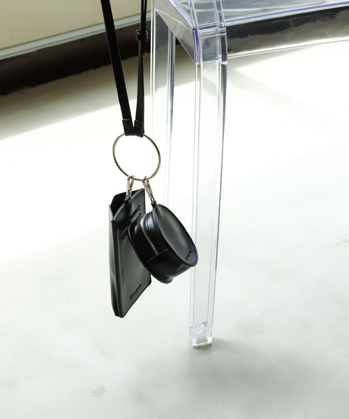 Birthday room(バースデイルーム)の「フェイクレザーキーホルダーマルチポーチ(ショルダーバッグ・レディース・ブラック/ホワイト・FREE)」の13枚目の写真