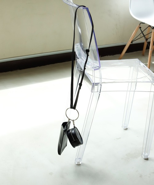 Birthday room(バースデイルーム)の「フェイクレザーキーホルダーマルチポーチ(ショルダーバッグ・レディース・ブラック/ホワイト・FREE)」の14枚目の写真