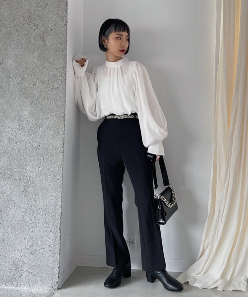 PAGEBOY（ページボーイ）の「2WAYボリュームスリーブブラウス（シャツ/ブラウス・レディース・ブラック/オフホワイト/ブラウン系その他/パープル系その他/グレイッシュベージュ・FREE）」の16枚目の写真