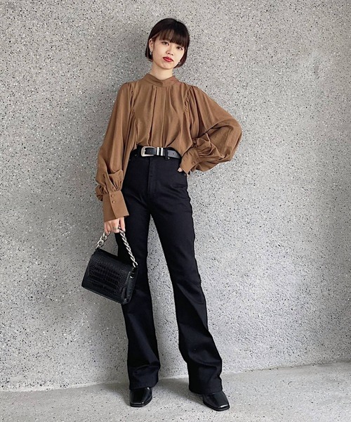 PAGEBOY（ページボーイ）の「2WAYボリュームスリーブブラウス（シャツ/ブラウス・レディース・ブラック/オフホワイト/ブラウン系その他/パープル系その他/グレイッシュベージュ・FREE）」の17枚目の写真