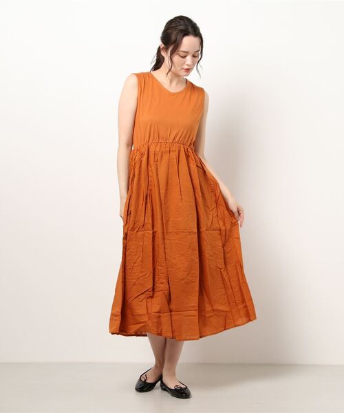 Samansa Mos2 blue（サマンサモスモスブルー）の「ノースリーブドッキングワンピース（ワンピース・レディース・グリーン/ベージュ/オレンジ/ネイビー/ブラック/ホワイト・ﾌﾘ-）」の12枚目の写真