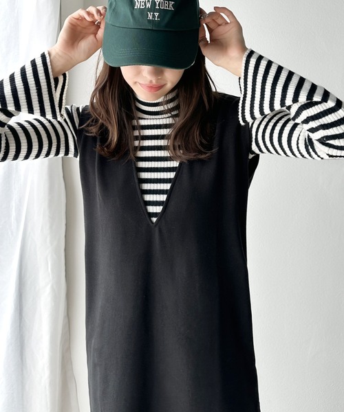 classicalelf(クラシカルエルフ)の「1枚でサマになる主役級。Vネックロングジャンパースカート(ワンピース・レディース・ブラック/グレイッシュベージュ・MEDIUM/LARGE/X-LARGE/SMALL)」の17枚目の写真