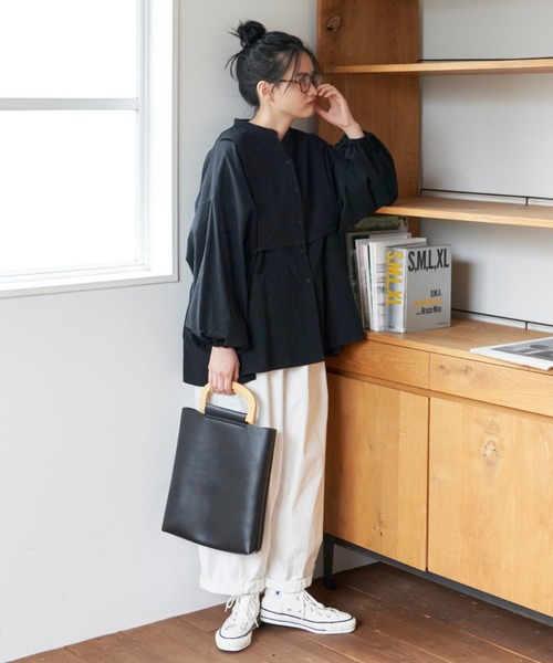 Libra Cue(リブラ キュー)の「ニュアンスコットンブザム切り替えシャツ(シャツ/ブラウス・レディース・ホワイト/ブラック/ダークグリーン・FREE)」の3枚目の写真