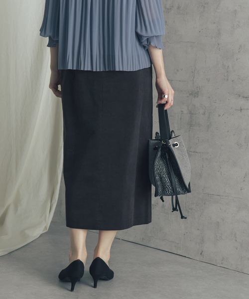 URBAN RESEARCH ROSSO(アーバンリサーチロッソ)の「コーデュロイタックタイトスカート(スカート・レディース・グレー/グリーン/ダークブラウン・36/38)」の5枚目の写真