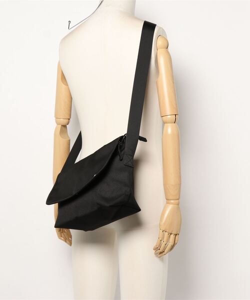 COLONY 2139（コロニートゥーワンスリーナイン）の「スタンダードメッセンジャーバッグ（メッセンジャーバッグ・メンズ・ブラック・FREE）」の3枚目の写真