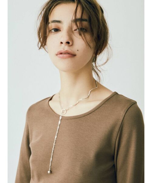 EVRIS（エヴリス）の「ASYMMETRY LONG ネックレス（ネックレス・レディース・シルバー/ゴールド・FREE）」の3枚目の写真