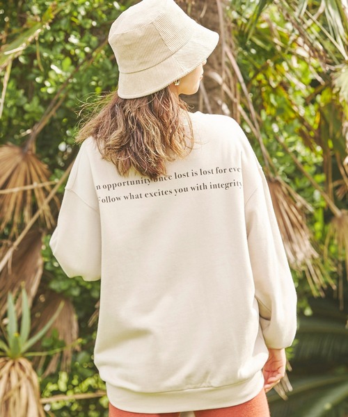 BAYFLOW(ベイフロー)の「ロゴクルースウェット(Tシャツ/カットソー・レディース・ホワイト/ベージュ/パープル/ネイビー・FREE)」の3枚目の写真
