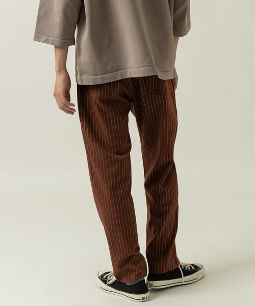 ITEMS URBANRESEARCH（アイテムズ アーバンリサーチ）の「TRストレッチ ストライプイージーパンツ（その他パンツ・メンズ・ブラック/ブラウン/グレー・MEDIUM/LARGE）」の9枚目の写真