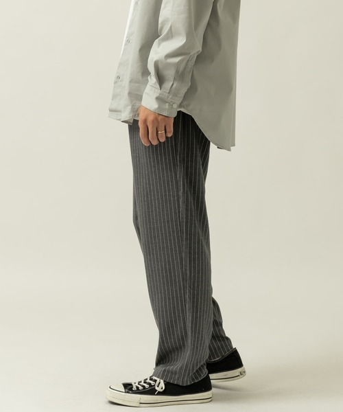 ITEMS URBANRESEARCH（アイテムズ アーバンリサーチ）の「TRストレッチ ストライプイージーパンツ（その他パンツ・メンズ・ブラック/ブラウン/グレー・MEDIUM/LARGE）」の12枚目の写真