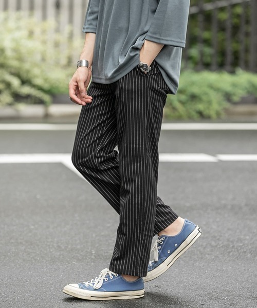 ITEMS URBANRESEARCH（アイテムズ アーバンリサーチ）の「TRストレッチ ストライプイージーパンツ（その他パンツ・メンズ・ブラック/ブラウン/グレー・MEDIUM/LARGE）」の16枚目の写真