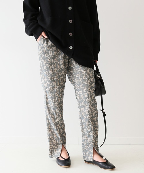 SLOBE IENA（スローブイエナ）の「フロントスリットテーパードパンツ【手洗い可能】◆（その他パンツ・レディース・チャコールグレー/ベージュ/グリーン・38/36）」の2枚目の写真