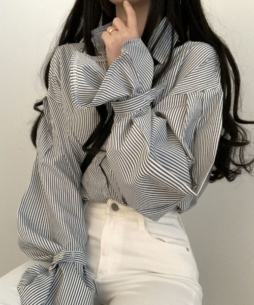 KOR(ケーオーアール)の「ボリュームスリーブ ピンストライプシャツ/ブラウス(シャツ/ブラウス・レディース・ブラック/ブルー・S/M)」の20枚目の写真