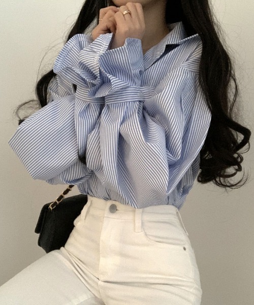 KOR(ケーオーアール)の「ボリュームスリーブ ピンストライプシャツ/ブラウス(シャツ/ブラウス・レディース・ブラック/ブルー・S/M)」の15枚目の写真