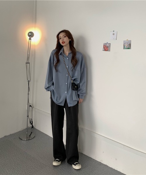 KOR(ケーオーアール)の「ビッグシルエット 光沢あり長袖シャツ(シャツ/ブラウス・レディース・ホワイト/ブラック/ブルー系・FREE)」の17枚目の写真