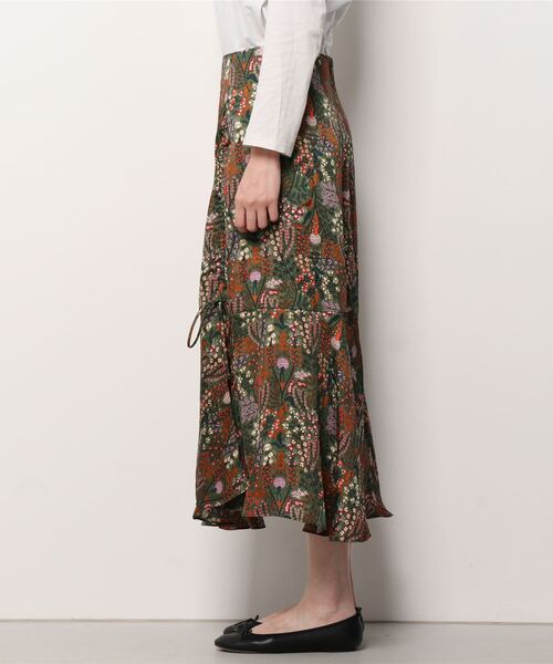 MAISON SCOTCH(メゾンスコッチ)の「ボタニカルプリント スカート【163714】(スカート・レディース・グリーン系その他・X-SMALL/SMALL)」の5枚目の写真