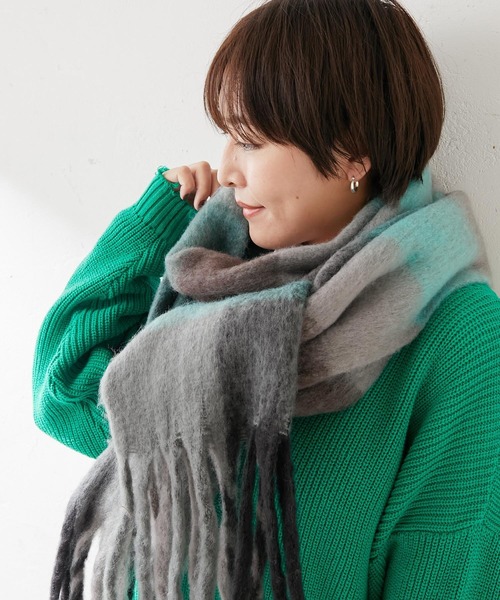 ear PAPILLONNER（イアパピヨネ）の「(WEB限定カラー：ピンク)もこもこフリンジチェックストール（ストール/ショール・レディース・ライトグレー/ピンク/イエロー・FREE）」の2枚目の写真