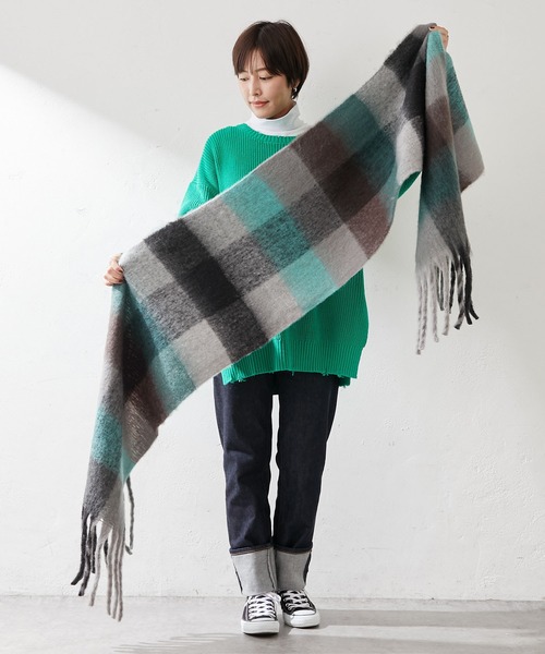 ear PAPILLONNER（イアパピヨネ）の「(WEB限定カラー：ピンク)もこもこフリンジチェックストール（ストール/ショール・レディース・ライトグレー/ピンク/イエロー・FREE）」の11枚目の写真