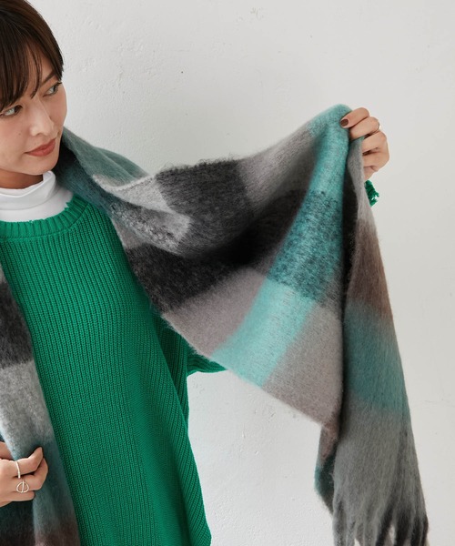 ear PAPILLONNER（イアパピヨネ）の「(WEB限定カラー：ピンク)もこもこフリンジチェックストール（ストール/ショール・レディース・ライトグレー/ピンク/イエロー・FREE）」の12枚目の写真