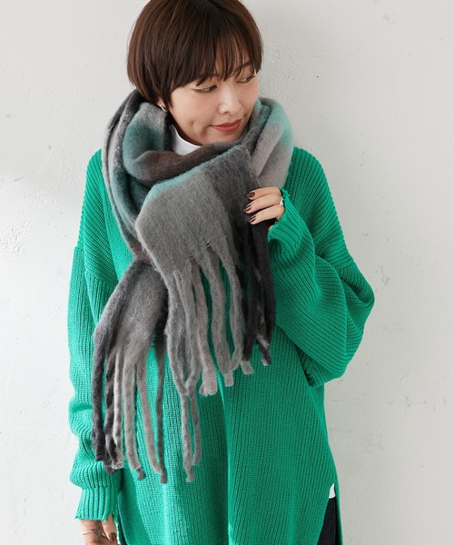 ear PAPILLONNER（イアパピヨネ）の「(WEB限定カラー：ピンク)もこもこフリンジチェックストール（ストール/ショール・レディース・ライトグレー/ピンク/イエロー・FREE）」の15枚目の写真