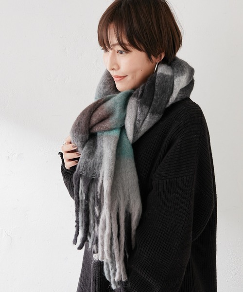 ear PAPILLONNER（イアパピヨネ）の「(WEB限定カラー：ピンク)もこもこフリンジチェックストール（ストール/ショール・レディース・ライトグレー/ピンク/イエロー・FREE）」の20枚目の写真