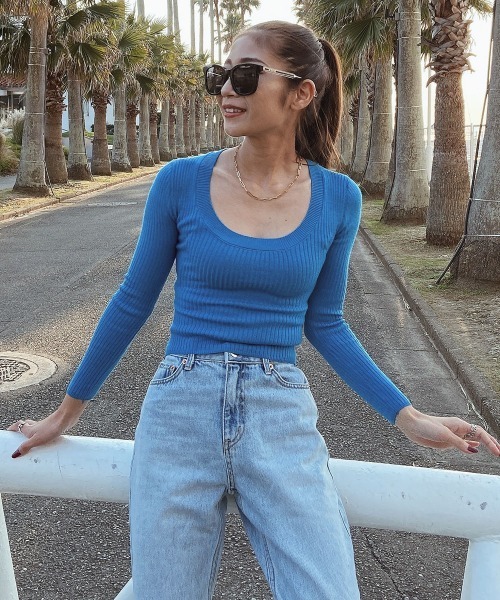 esutoreja（エストレジャ）の「タイトリブニットトップス（ニット/セーター・レディース・ホワイト/ブラック/ブルー/ベージュ・FREE）」の4枚目の写真