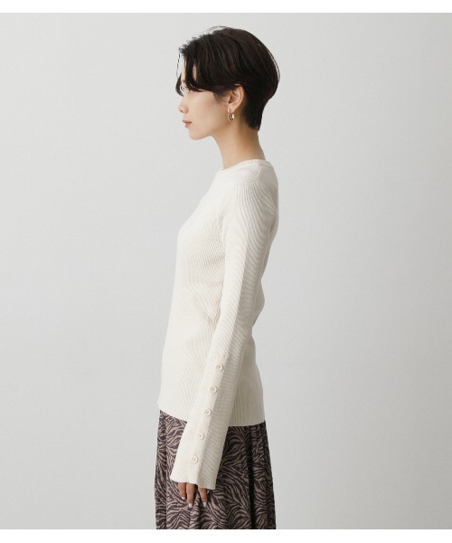 AZUL by moussy（アズールバイマウジー）の「SLEEVE BUTTON RIB KNIT TOPS/スリーブボタンリブニットトップス（ニット/セーター・レディース・ブルー/ブラック/オフホワイト/ピンク・SMALL/MEDIUM）」の9枚目の写真